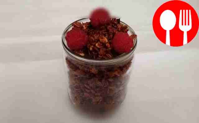 Быстрый завтрак из гранолы с медом