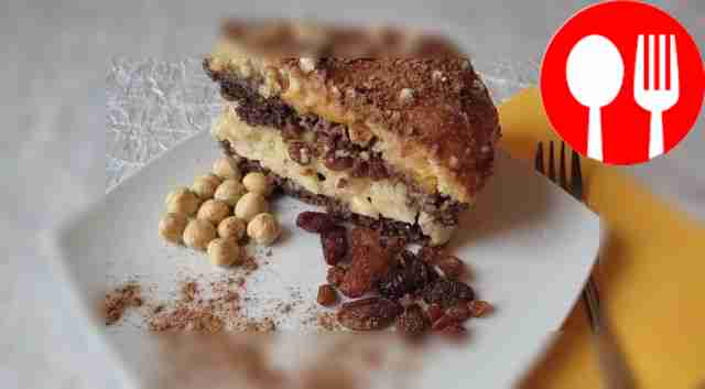 Восхитительный торт с фруктами и орехами