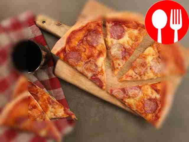 Домашняя пицца с колбасой: рецепт с видео