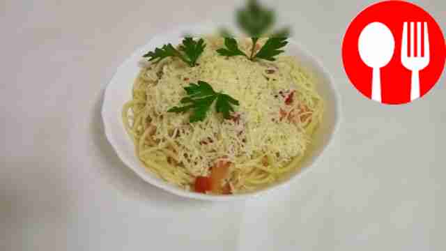 Ароматная ветчина со спагетти