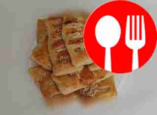 Воздушные слойки с творожной начинкой и изюмом