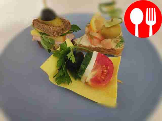 Разноцветные канапе «Праздничное ассорти»