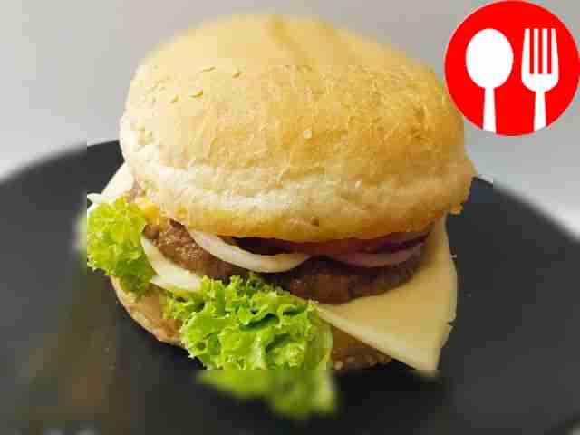 Пикантный гамбургер с сыром и мясом