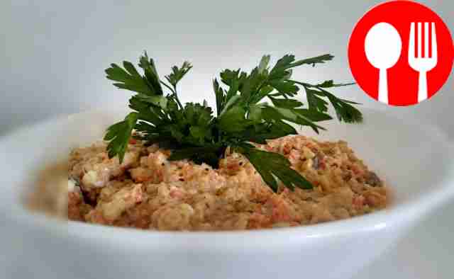 Легкий паштет из селедки с сыром