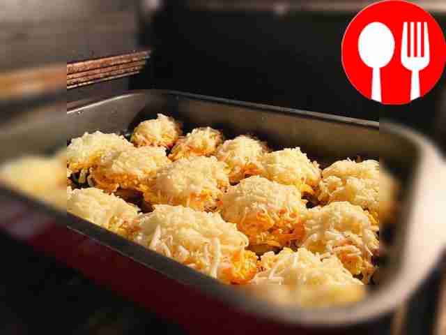 Снимите с огня, переложите в миску и добавьте...