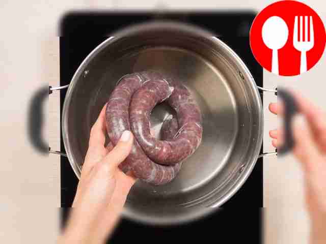 Приготовь казы. Помести казы в большую...