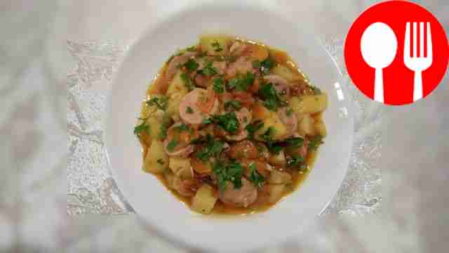 Сытное соте с сосисками
