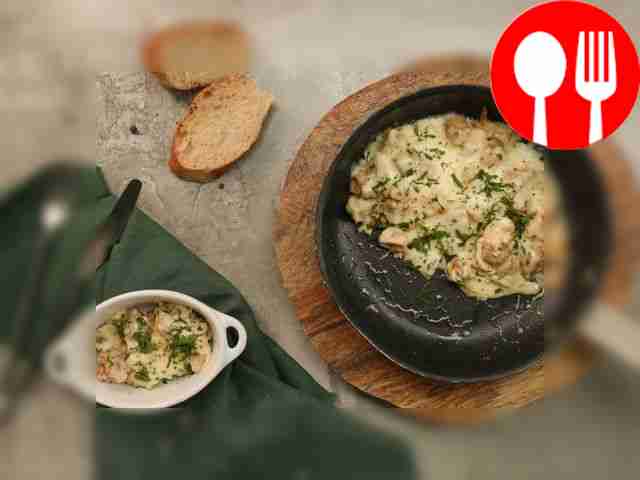 Жюльен с грибами на сковороде