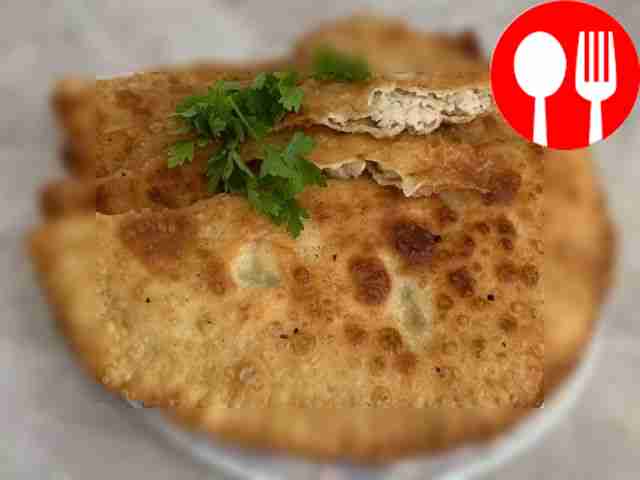 Пышные чебуреки с фаршем из индейки