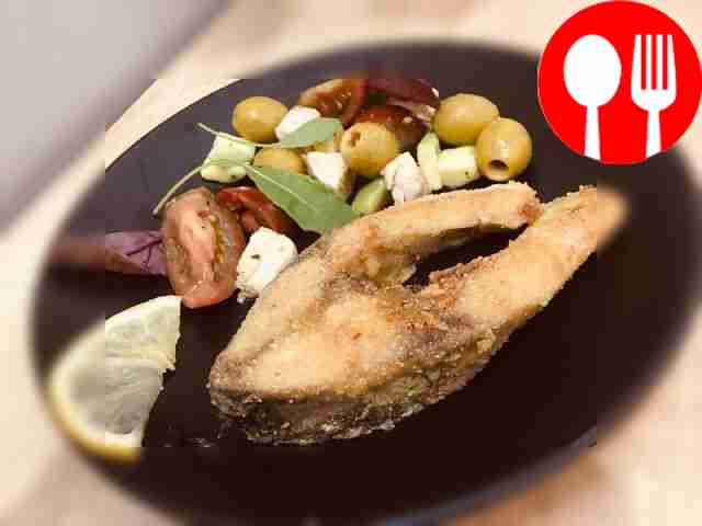 Жареный румяный карп в специях