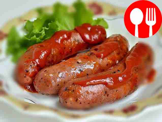 Купаты с кетчупом в микроволновке