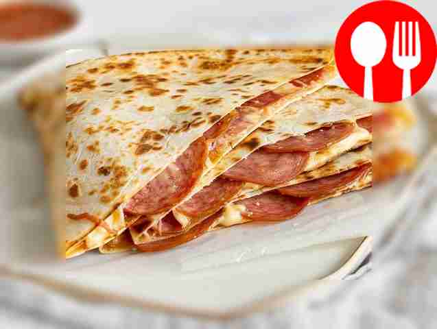 Быстрая кесадилья с пеперони